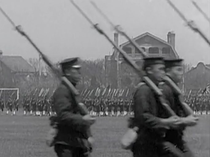 1927年日军在上海列队操练