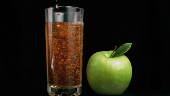 苹果和苹果汁特写苹果汁青苹果广告片