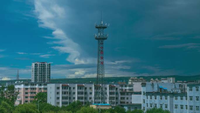 延吉市暴雨过后的乌云退散阳光撒在地面延时