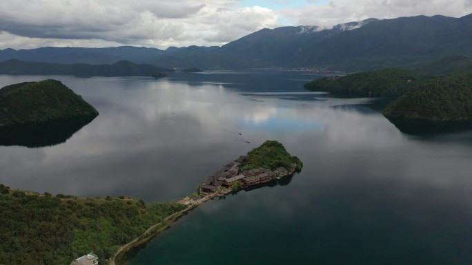 原创 云南泸沽湖里格半岛自然风光航拍