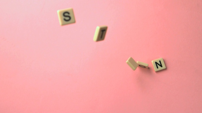 字母碎片组成一个单词动画特效