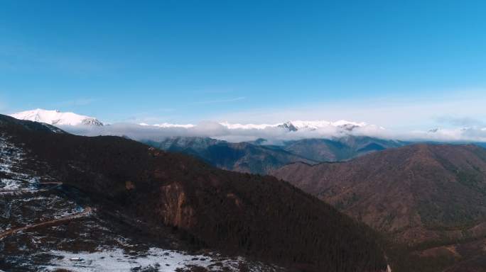 大自然雪山航拍