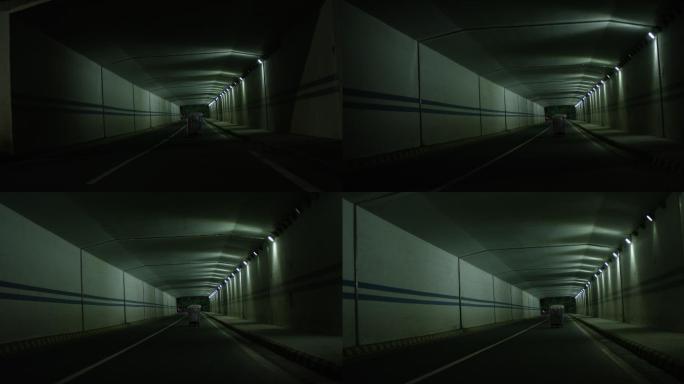 【有版权】进入隧道的三轮车