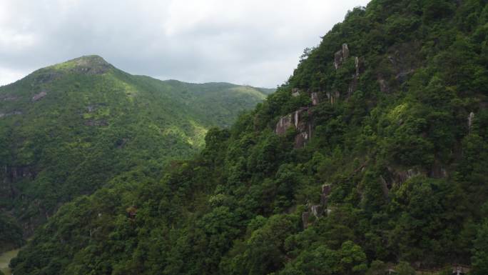 山间光影航拍