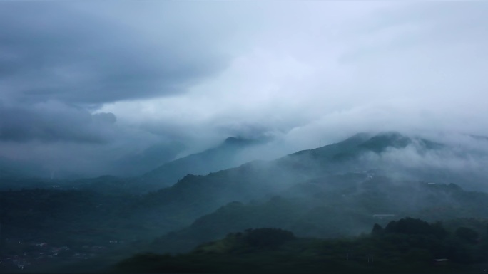 4k航拍山间中国水墨云雾山水画