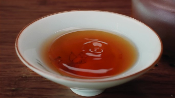 茶杯茶汤茶色茶水滴落 升格拍摄