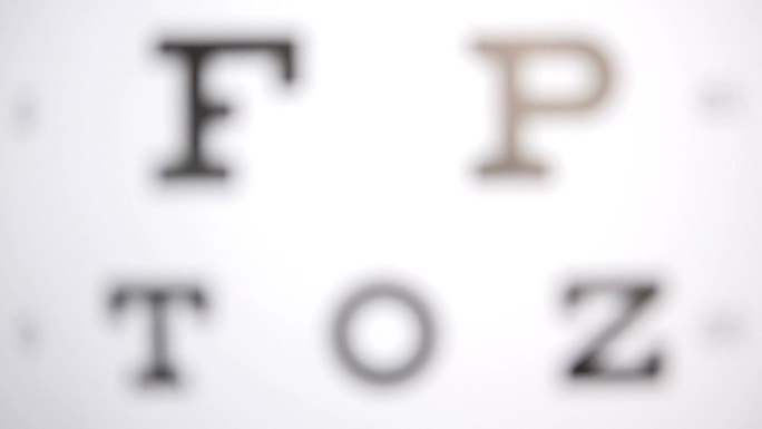 重点关注配镜商的视力测试信件