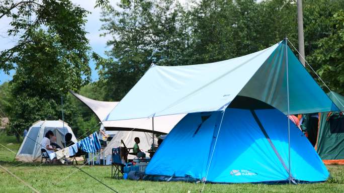 露营基地帐篷