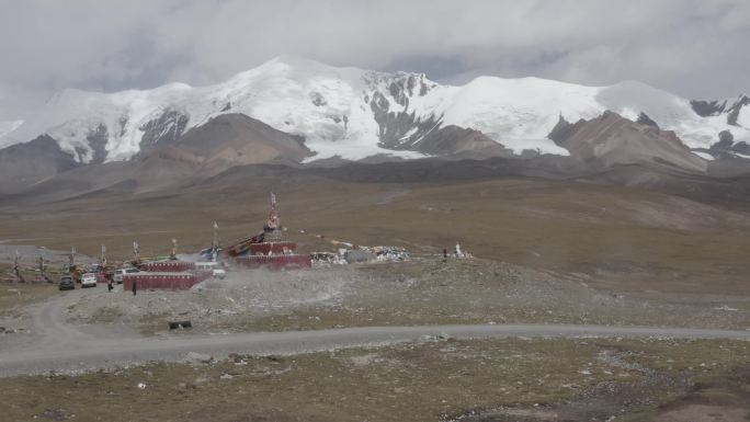 青海果洛阿尼玛卿雪山神山4K航拍