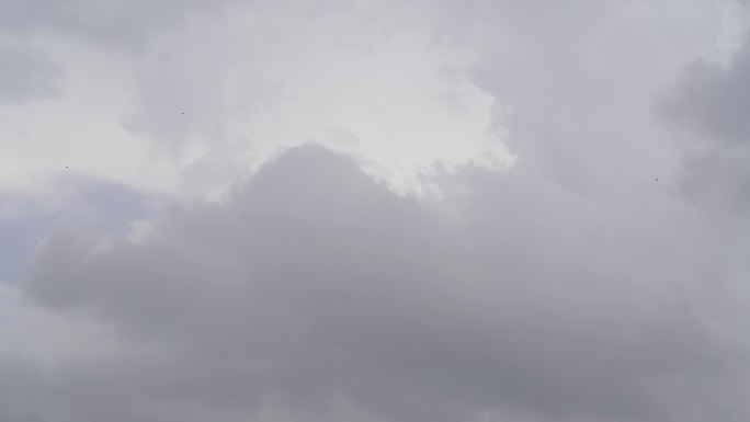 天空阴天下雨天乌云天空云雾流动雨后快下雨