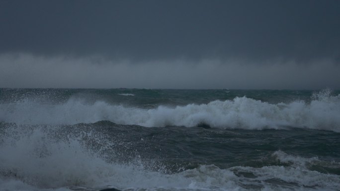 台风天海浪-慢镜头