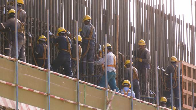 建筑工程 工程人员 上班打卡 工人工作 劳动人民