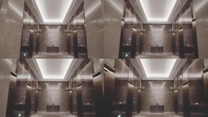装修现代豪华的电梯门厅