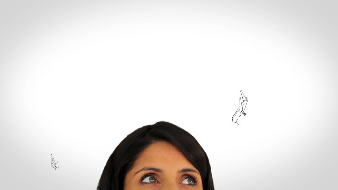 在白色背景上，飞机围绕着一个女人的头部旋转的动画