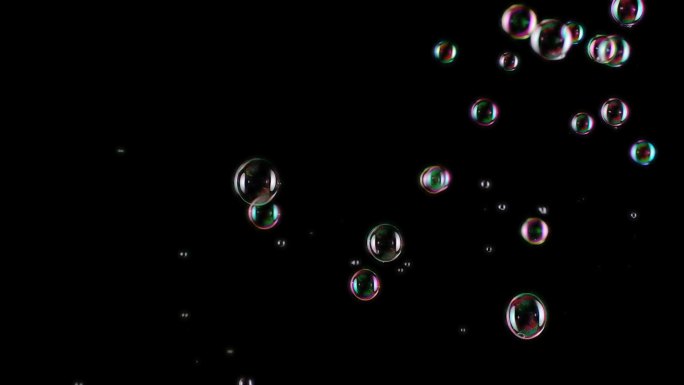 许多气泡以慢动作漂浮