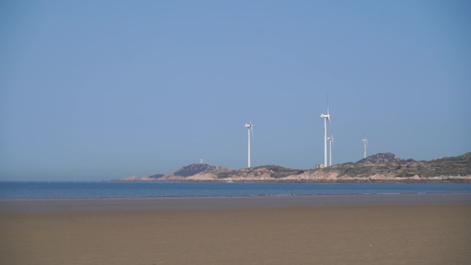 平潭海边沙滩海水潮水浪花拍打美丽海岸线