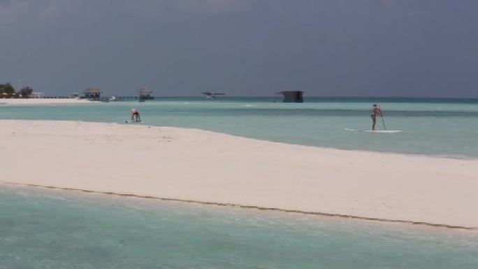 马尔代夫海景沙滩岛礁划船