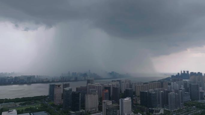 4k航拍钱塘江西湖暴风骤雨闪电