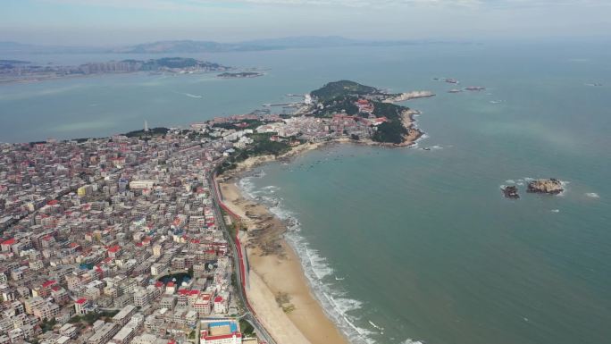 原创 福建莆田湄洲岛城市海景风光航拍