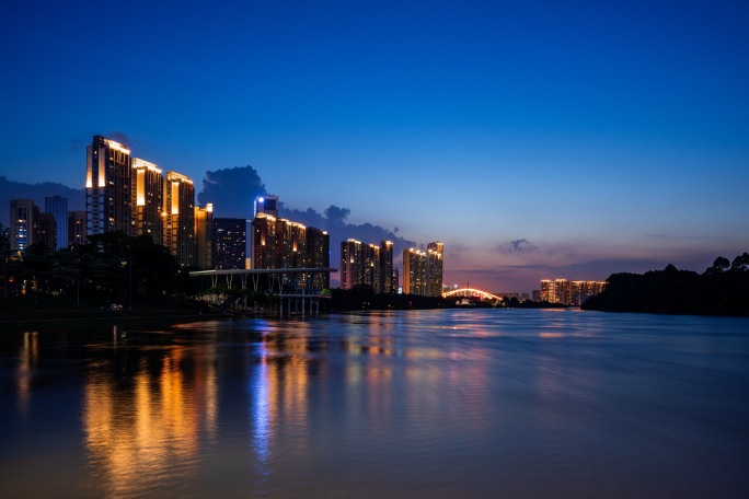 佛山新城东平河夜景延时