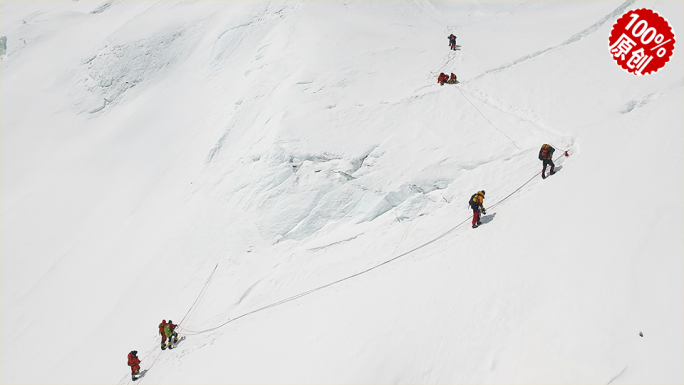 稀少！喜马拉雅山脉珠穆朗玛峰攀登团队实拍