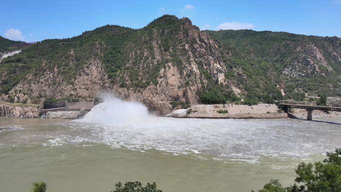 黄河大坝放水三门峡大坝c