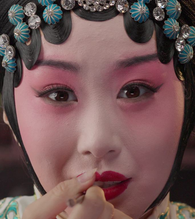京剧女演员化妆竖版-唯美中国风大气-意境