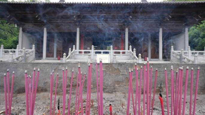 寺庙里的香火