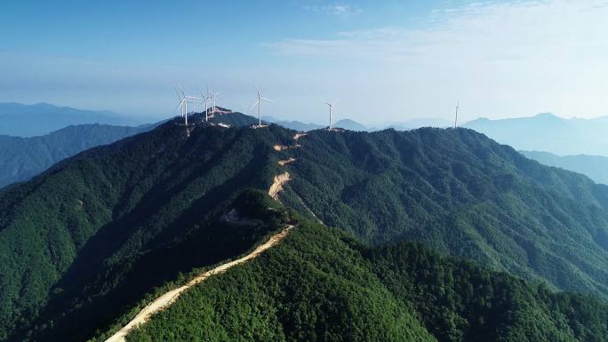 马金岭风电场项目山顶风电涡轮风机发电绿色