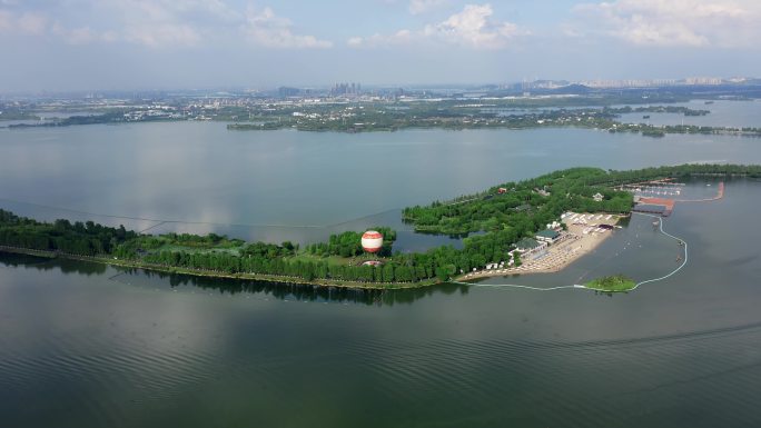 4K航拍武汉东湖热气球