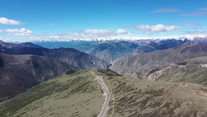 航拍西藏昌都业拉山，川藏线业拉山素材