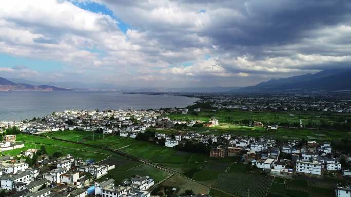 云南大理苍山洱海田野村庄