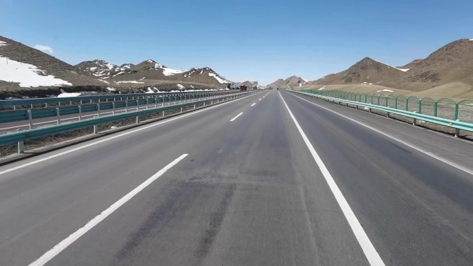 新疆天山高速