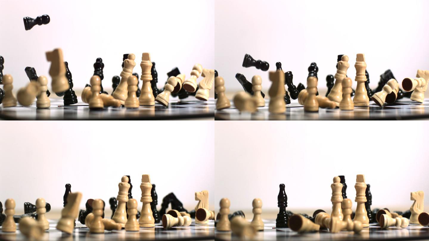 棋盘上的国际象棋散落特写