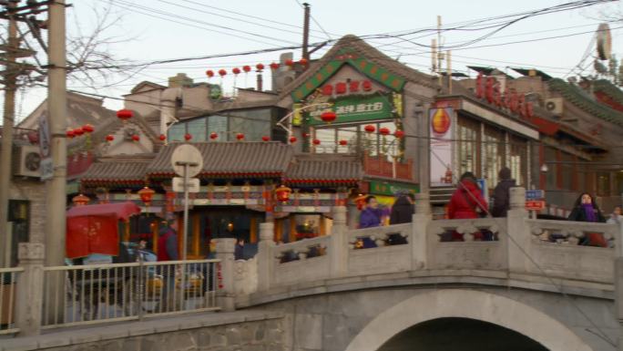 北京街景市井生活路上行人约会逛街都市生活