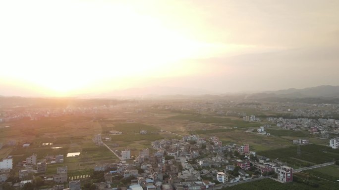 航拍夕阳的农村 广西北流市