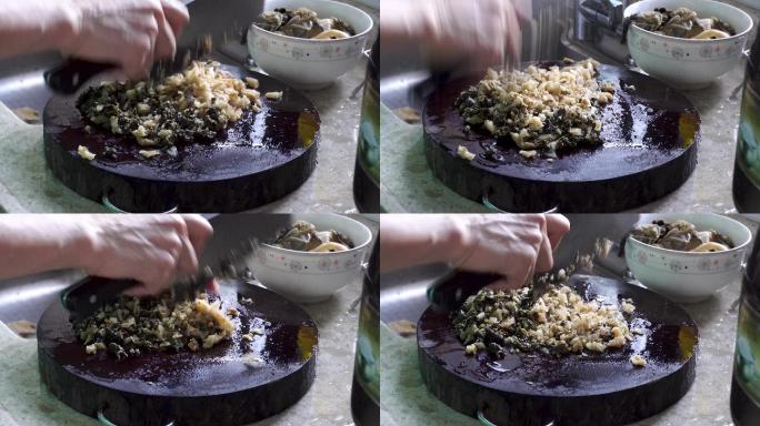 切酸菜剁碎酸菜过程素材