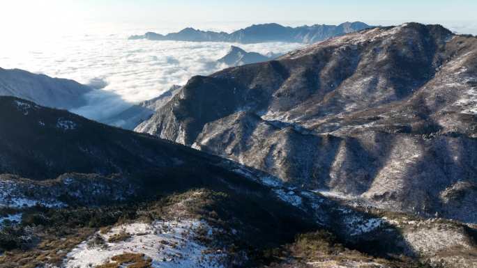 高原神农架雪景云雾航拍