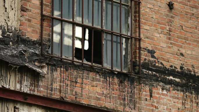 老旧废弃工厂门窗