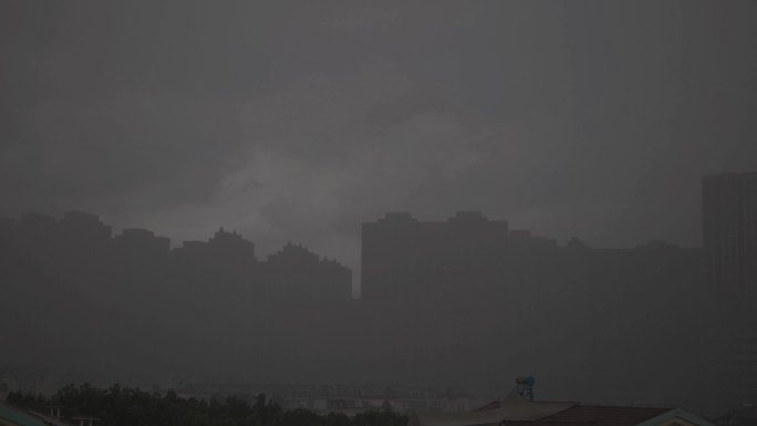 城市暴雨来临素材