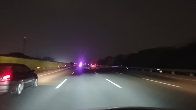 高速路上的警车