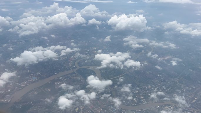 飞机窗外的云海航拍