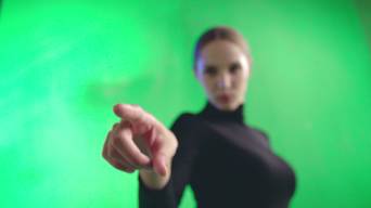 外国美女手指在空中点击虚拟屏幕视频素材