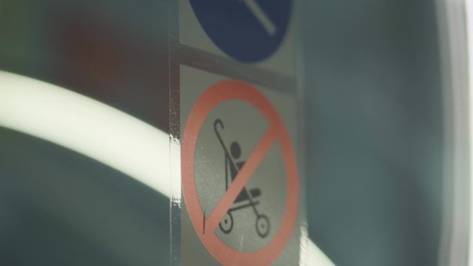 电梯安全问题警示图标电梯空境