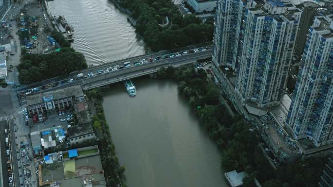 航拍京杭大运河穿城而过