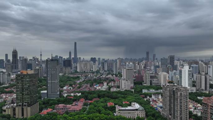 上海夏季城市雨幡延时