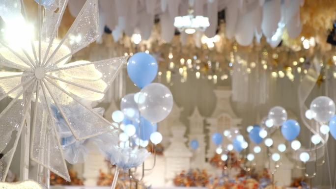 蓝色气球鲜花梦幻婚礼现场空镜