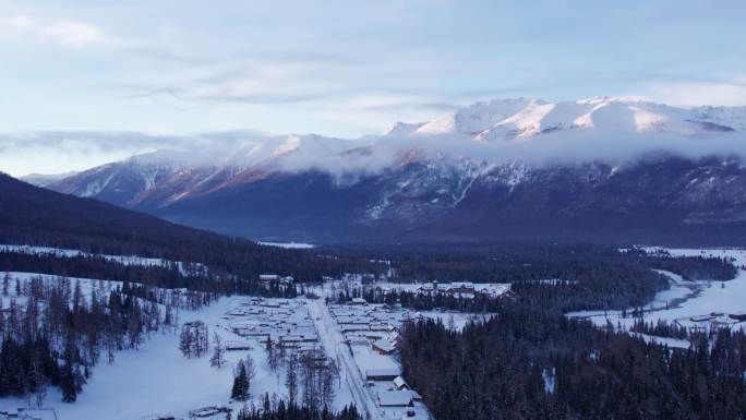 新疆阿勒泰喀纳斯航拍雪景4K