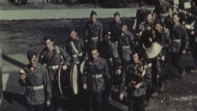 1945年美军在天津举行升旗仪式