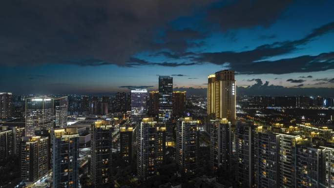 城市白天到夜景的延时